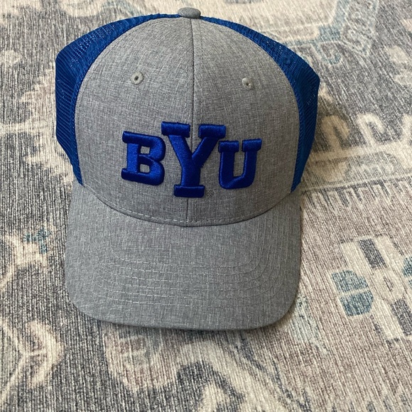 BYU trucker hat - Picture 1 of 2